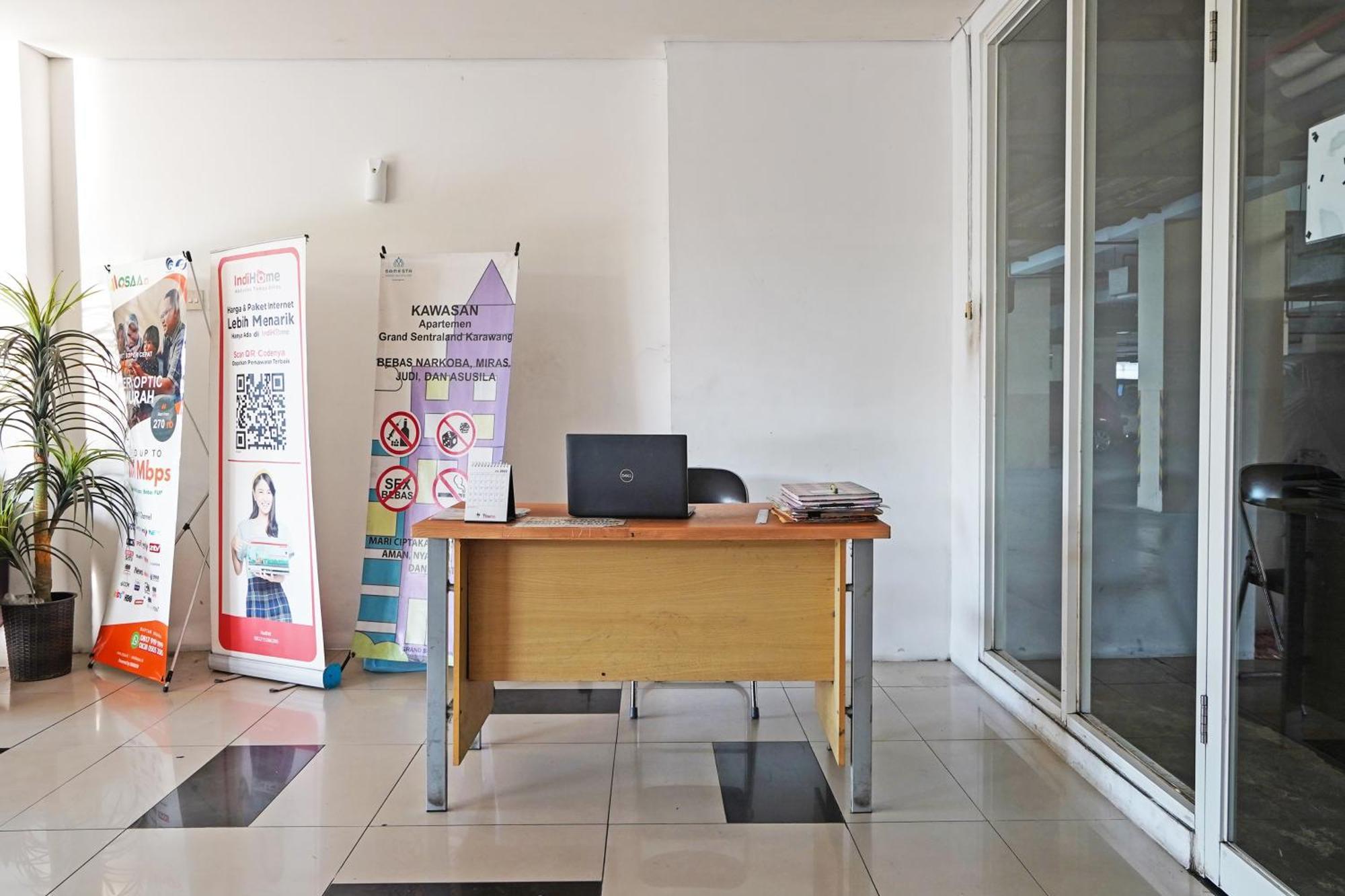 Oyo Life 93170 Apartement Gateway Cicadas By Mr Pro Bandung Bagian luar foto
