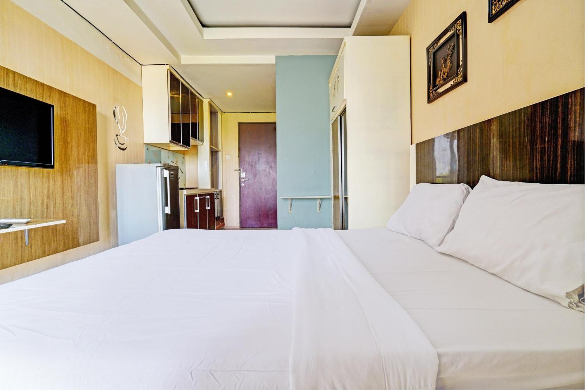 Oyo Life 93170 Apartement Gateway Cicadas By Mr Pro Bandung Bagian luar foto
