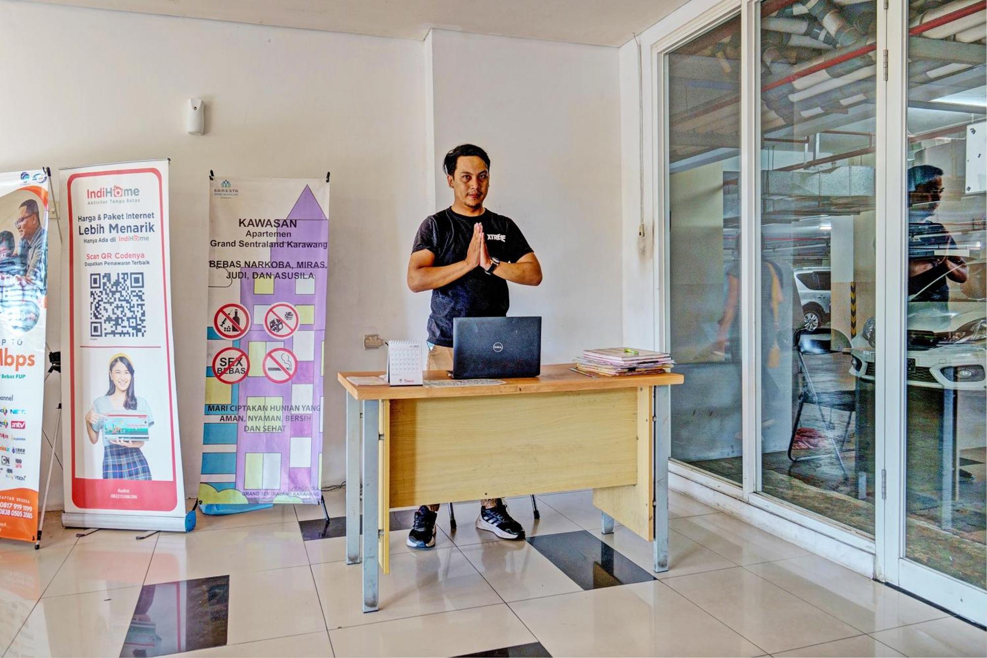 Oyo Life 93170 Apartement Gateway Cicadas By Mr Pro Bandung Bagian luar foto